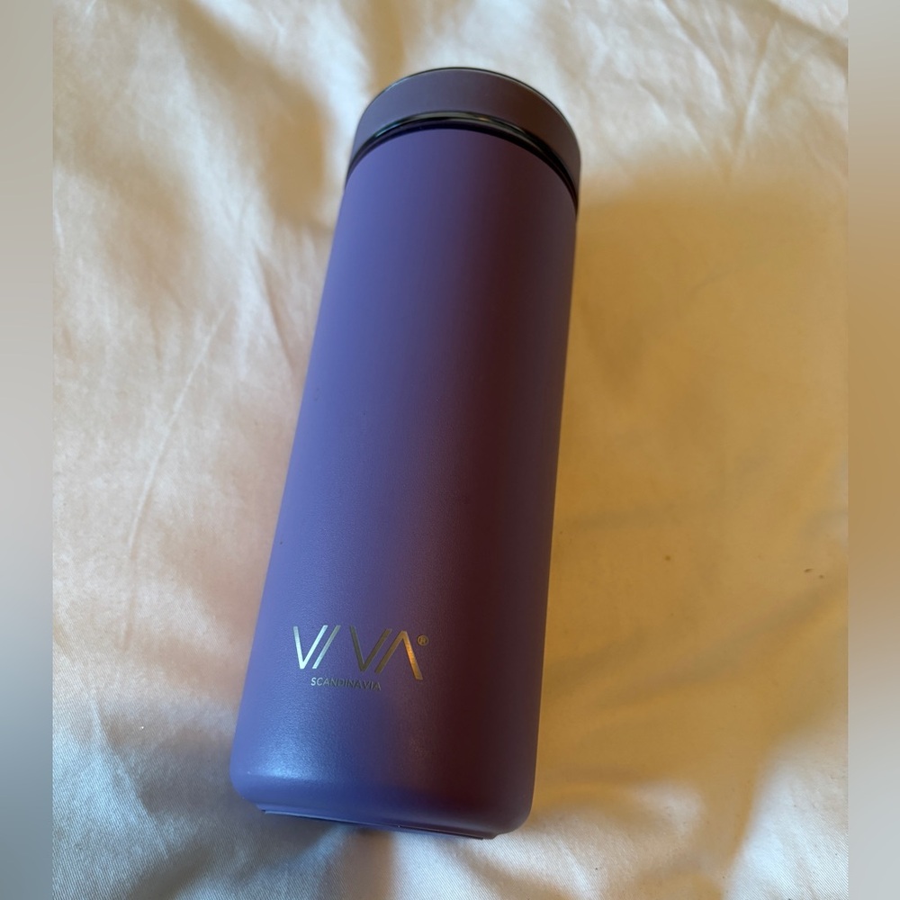 VIVO Insulated Tea Bottle. Purple. New no box or tag